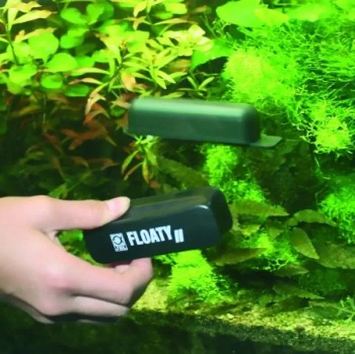 Idealny czyścik magnetyczny do akwarium – jak dokonać najlepszego wyboru?