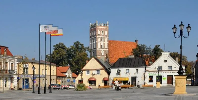 Nocleg pod namiotem nad jeziorem