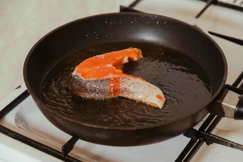 Smażenie ryby bez nieprzyjemnych zapachów